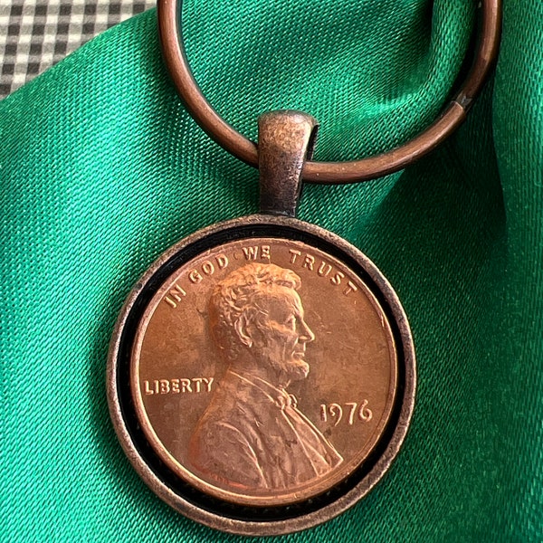 1976 Penny Keychain - Antique Copper