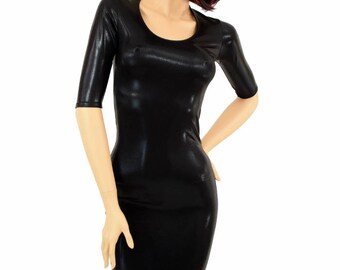 Vestido ajustado de manga corta y escote redondo de Black Mystique