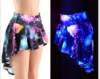 Minifalda alta y baja con efecto galaxia y brillo UV