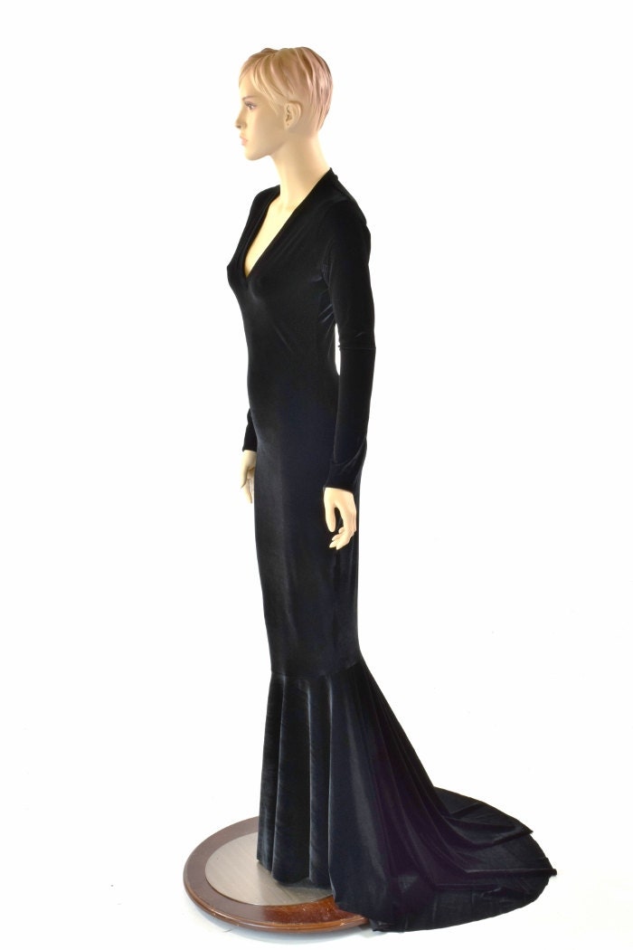Kleding Dameskleding Jurken Zwart fluweel Morticia V-hals jurk met lange mouwen en Puddle trein 151555 