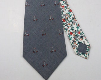 Hand-embroidered Scooter tie
