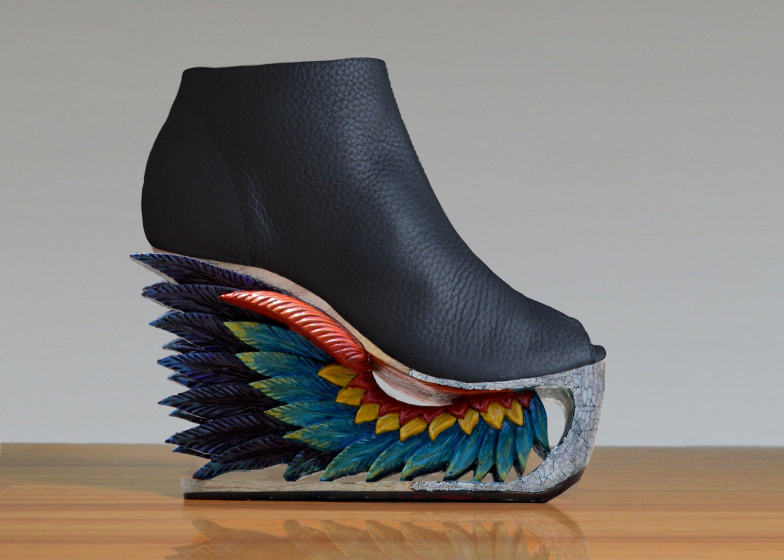 Необычная подошва. Резная деревянная подошва от Ланви Нгуен. Необычные ботинки. Необычная обувь. Дизайнерские туфли.