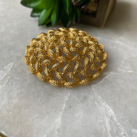 Vintage Brooch,Monet Round Brooch Pin Ornate Pin - image 7