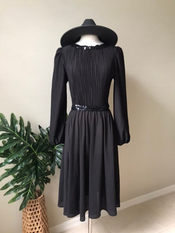 Vintage Dress,1960s Minimalist Black Dress Retro M