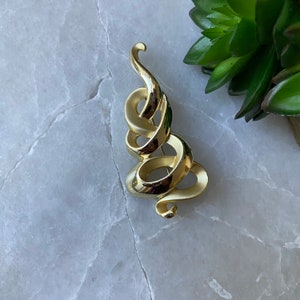Vintage Brooch, Vintage Swirl Brooch, Signed AJC, American Jewelry Co Brooch, Gold Tone Swirl, Gold swirl brooch, gift for her, gift for mom