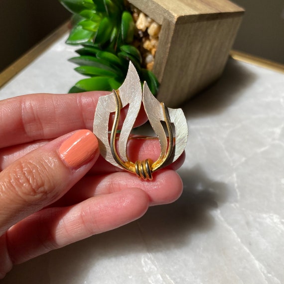 Vintage JJ Enamel Brooch and Clip-on Earring Set - image 3