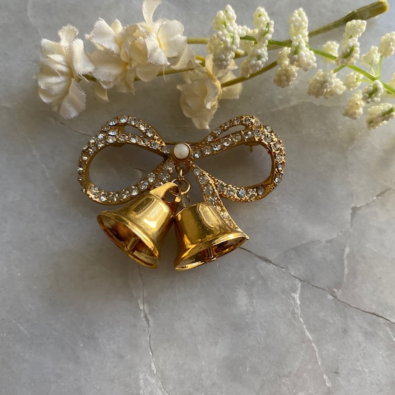 Broche Vintage Monet – Épingle Fleur En Acier Doré | Bijou Rétro Élégant