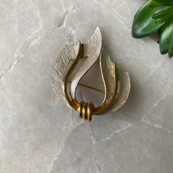 Vintage JJ Enamel Brooch and Clip-on Earring Set - image 6