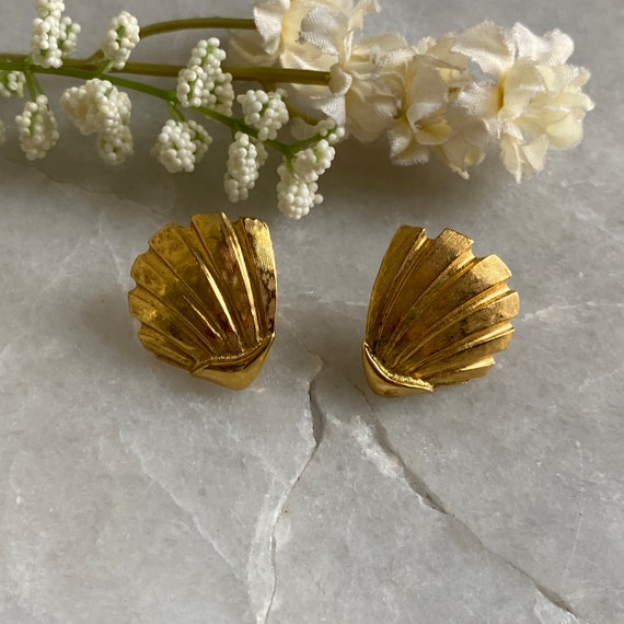 Shell Earrings, Sea Shell Earrings, Vintage Napie… - image 1