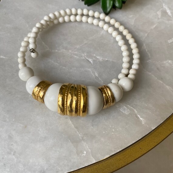 Vintage Cadoro Choker: weiße Lucite-Perlen, Verzierung aus 