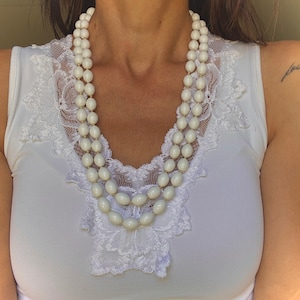 Trifari White Bead Necklace, Double Strand Necklace, White Boho Necklace, Boho Chic Necklace, Crown Trifari Vintage