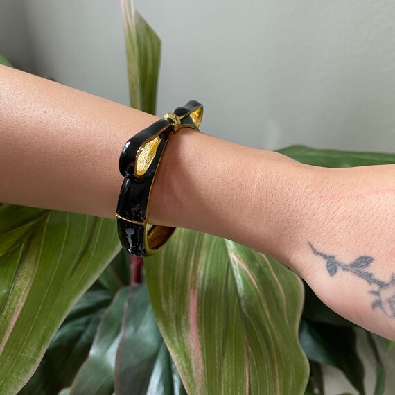 Enamel Gold Bangle with Gold Bow Enamel Gold Bangle with Gold Bow