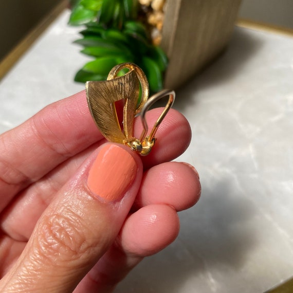 Vintage JJ Enamel Brooch and Clip-on Earring Set - image 5