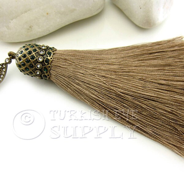Große Cappuccino Beige Seide Quaste, Antik Bronze verzierten Quaste Kappe mit grünem Strass, türkische Schmuck, Quaste Halskette GS