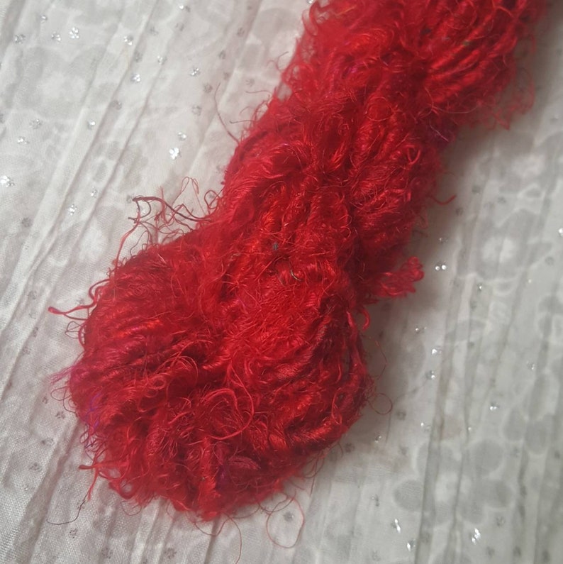 Recycled Pure Silk Yarn /'Ruby/' 10 metres 11 yards sample size 10m Mini Skein of Red mix Handspun Sari Silk Yarn Fluffy Chunky