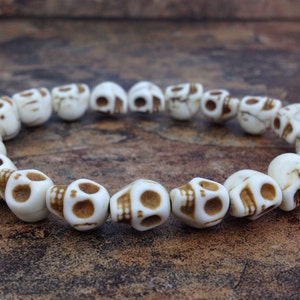 Tibetan Hand Carved Skull Beads STRETCH Bracelet, Skull Bracelet, Skull Mala, Meditation Bracelet, Yoga Bracelet, Skull Beads Bracelet