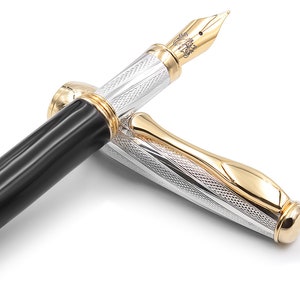 Penna stilografica realizzata a mano in corno di bufalo naturale e argento sterling con dettagli in oro 18 carati - Made in Italy