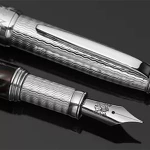 Stylo plume aurore boréale en résine et argent sterling fait main en Italie