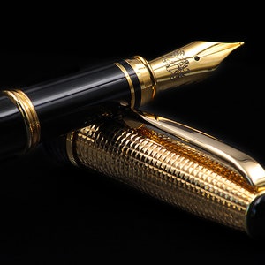 Stylo plume artisanal italien - Capuchon en or vermeil et corps en laque noire
