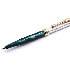 Presente de Dia das Mães – Caneta esferográfica de resina verde feita à mão com detalhes em prata de lei e ouro 18K – Embalada para presente para mamãe e avó