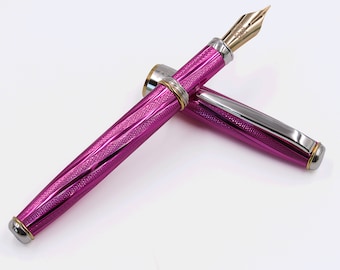 Pluma estilográfica de plata 925 hecha a mano: Nanocerámica fucsia, estilo Gaudí