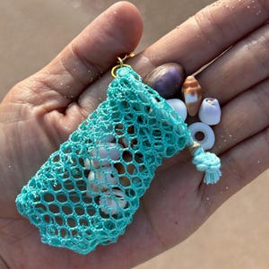 Schäler Taschenanhänger mit Hawaii Muscheln handgemachtes Schälnetz winzige Replik handgemachter Taschenanhänger Schlüsselanhänger Geschenk Mädchen liebt Meer