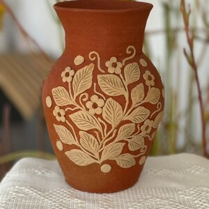 Clay Vase- V1014