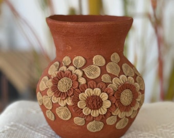 Clay Vase- V1031