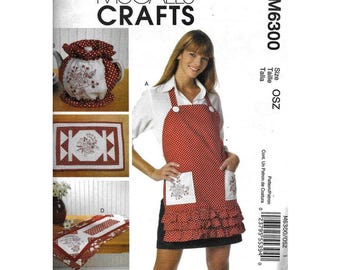 New McCalls 6300 Pattern APRON , PLACEMATS , Table Runner , Tea Cozy