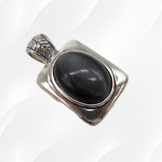 Vintage Pendant Necklace Black Glass Pendant Silv… - image 2