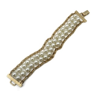 Sarah Coventry Faux Pearl Bracelet: Gold Tone Costume Jewelry