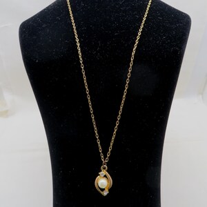 Vintage Small Faux Pearl and Rhinestone Gold Tone Pendant Necklace