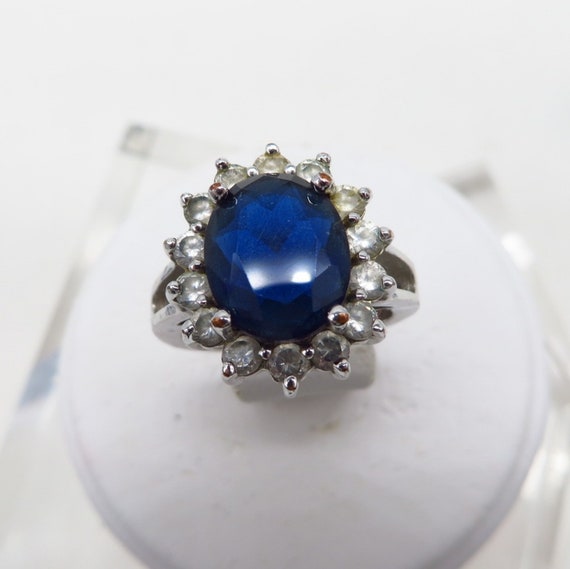 Vintage Sapphire Blue Glass Halo Ring Size 6 - image 9