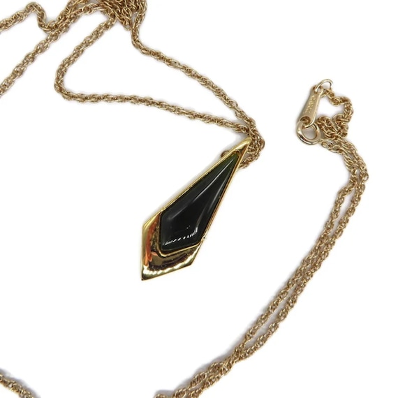 Vintage AVON Necklace Faux Onyx Pendant Gold Tone… - image 1