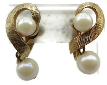 Vintage Faux Pearl Clip-on Earrings Judy Lee Jewelry