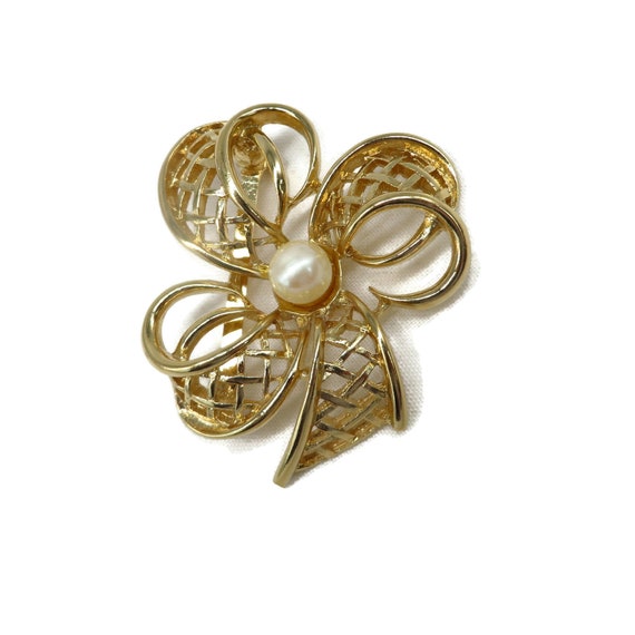 Vintage Brooch, Richelieu Ribbon Pin with Faux Pe… - image 3
