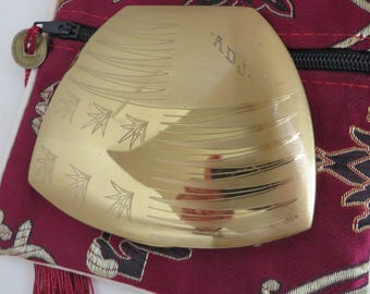Vintage Elgin American Compact: Gold Tone Engraved Powder Makeup Case