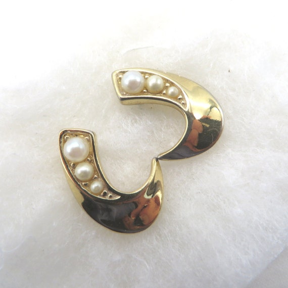 Trifari Pierced Earrings, Faux Pearl Gold Tone St… - image 7