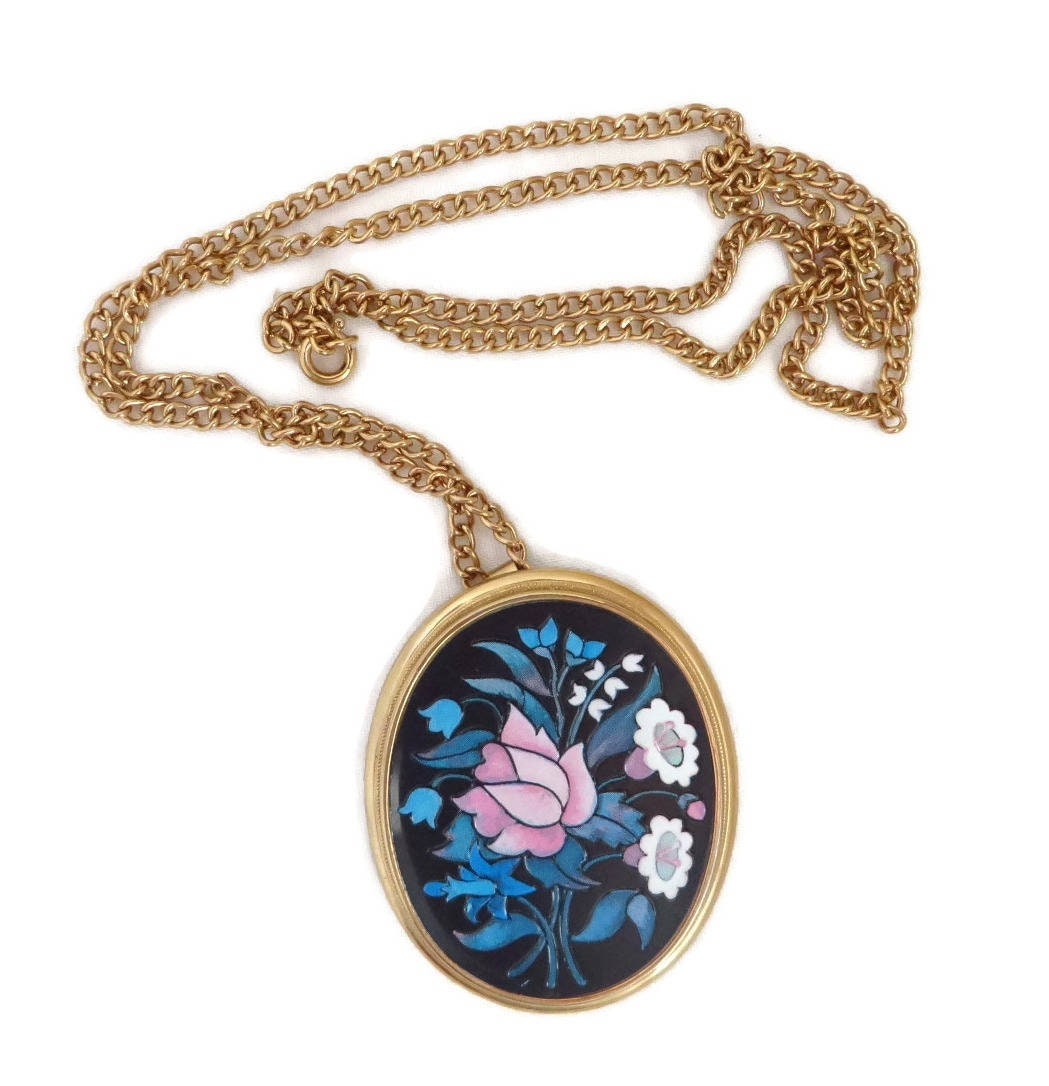 AVON Flower Pendant Necklace Vintage Florentine Flowers Etsy