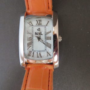 Women&#39;s Analog Leather Band Wristwatch NAL Roman Numeral Watch Vintage Accessories