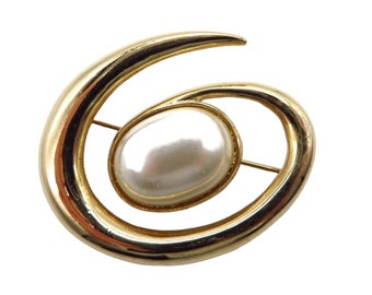 Vintage Brooch Monet Faux Pearl Oval Gold Tone Swirl Pin