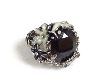 Vintage Ring, Black Glass Cream Flowers and Ladybug Ring, Size 7