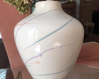 1980&#39;s White Ceramic Vase with Brush Strokes/Splatter Paint Mod Vase Pottery Vase Contemporary 1980&#39;s Ceramic Post Modern