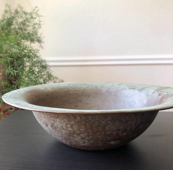 Vintage 11 Inch Hammered Copper Bowl with Lid and Lovely Green Patina Display Piece Centerpiece Rustic Farmhouse Urban Farmhouse