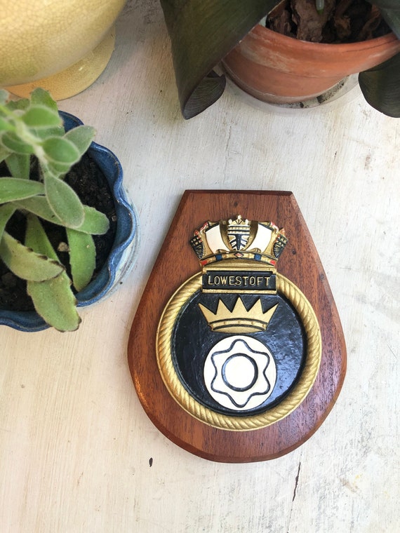 HMS Lowstoft - 3D Rounded Ship Crest, Wall Plaque, Ship Plaque, British Navy, Ward Room Shield, Man Cave, Crown, Gear, Plaster, Sprocket