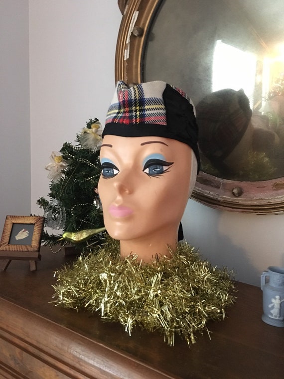 Vintage Highlander Beret - Tartan, Scottish Hat, Tam, Made in Scotland, Tam, Tassels, White Red and Black, Cap, Plaid