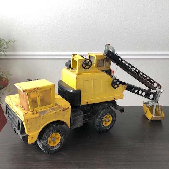 Large Tonka Mighty Mobile Crane Trunk Pressed Steel Yellow Made in USA   NOT Fully Working 1970s Seventies