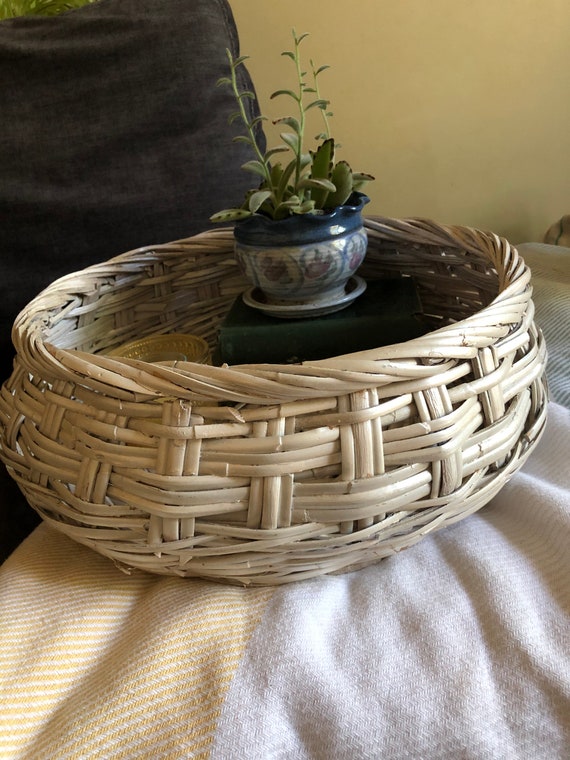 Woven Decorative Basket 19" Diameter Ottoman Tray Coffee Table Basket Farmhouse Classic Decor Large Magazine Holder