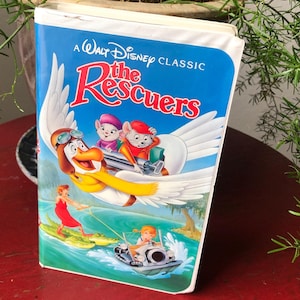 Vintage The Rescuers Disney The Classics VHS Black Diamond Clamshell VHS 1977 VHS