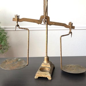 Vintage Scale Metal Rustic Decor Vintage Scale Decor Metal Scale Office Decor Kitchen Scale 1900s Vintage Balance Art Victorian Aged Patina